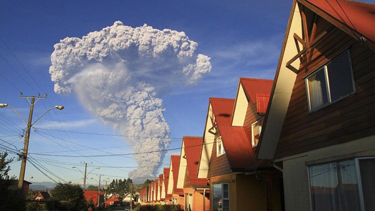بعد 42 عاما من الخمود بركان كالبيوكو في تشيلي يثور من جديد (صور+فيديو)