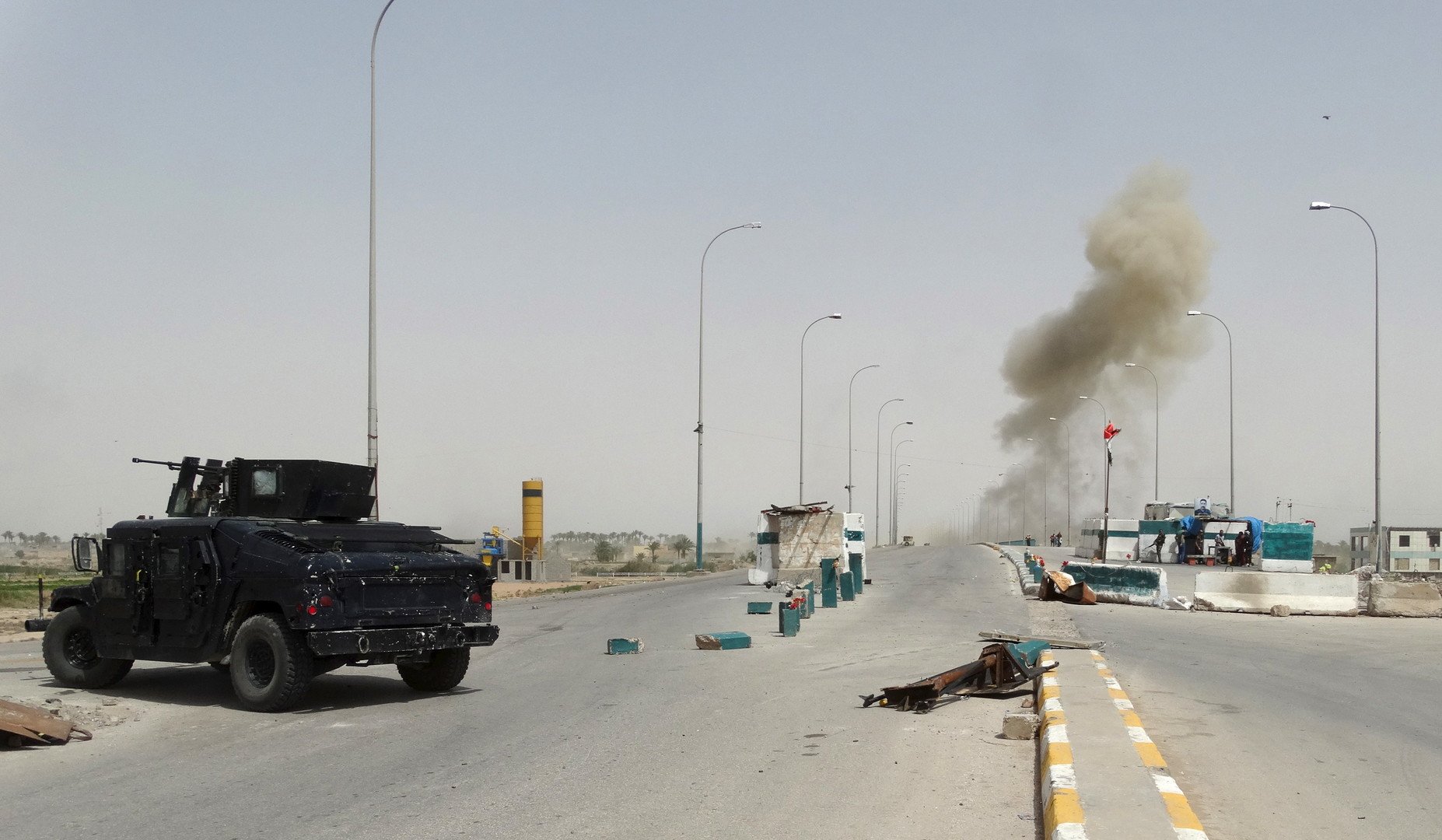   الأردن يغلق الحدود مع العراق بعد تفجير معبر طريبيل