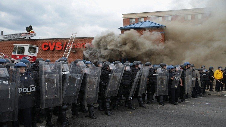 الشرطة الأمريكية تعلن عن اعتقال 235 شخصا إثر احتجاجات بالتيمور