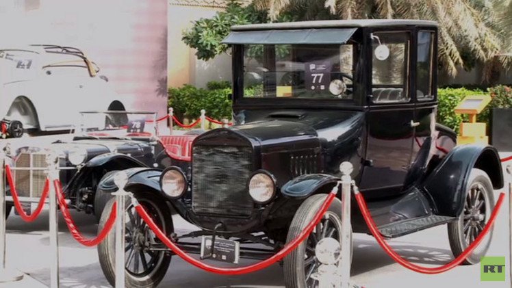 معرض للسيارات القديمة في دبي