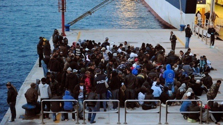  سفينة فرنسية تنقذ 217 مهاجرا بالقرب من السواحل الليبية