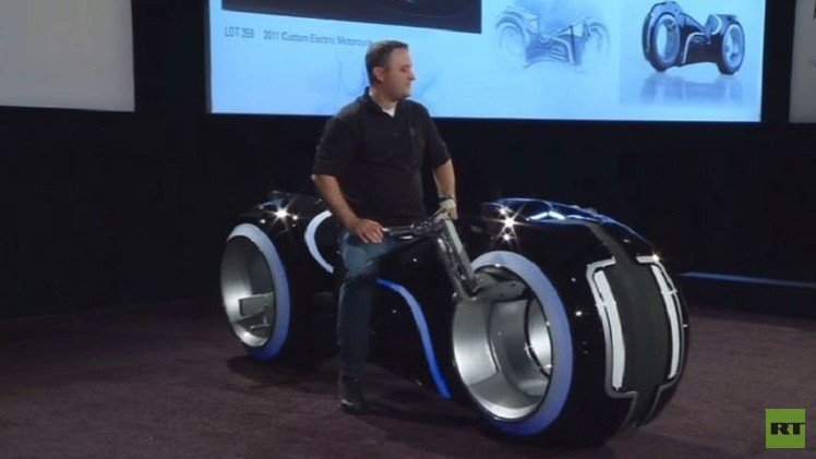 دراجة نارية بـ77 ألف دولار (فيديو)