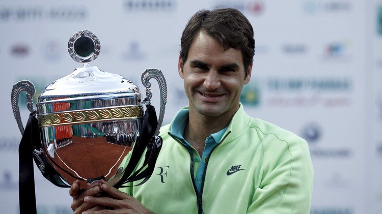فيدرر يتوج باللقب الأول لاسطنبول 