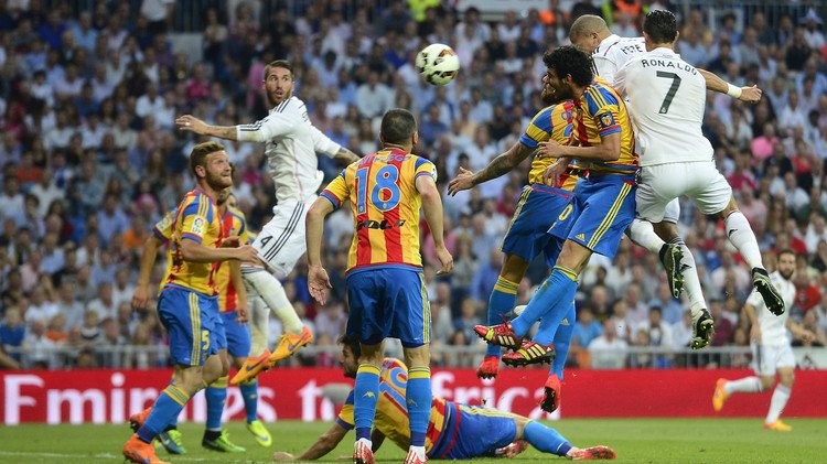 فالنسيا يفرض التعادل على الريال ويقدم هدية لبرشلونة