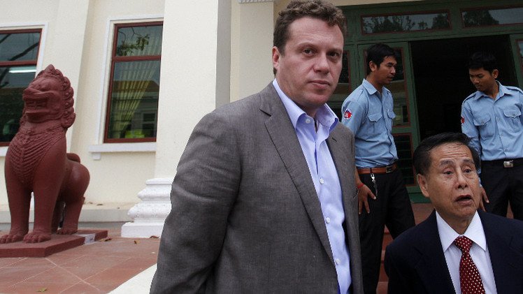 كمبوديا.. ترحيل مختلس أموال روسي إلى موسكو (فيديو)