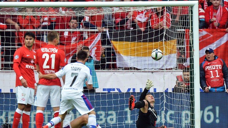 تسيسكا يكتسح سبارتاك برباعية في "ديربي" موسكو