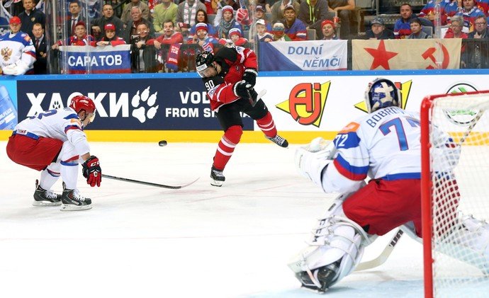 كندا تنتزع لقب بطلة العالم للهوكي من روسيا