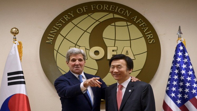 من سيؤول.. كيري يهدد كوريا الشمالية بتوسيع العقوبات 