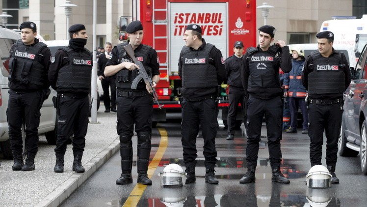 تركيا...اعتقال 7 عسكريين لاعتراضهم شحنة أسلحة مفترضة إلى سوريا