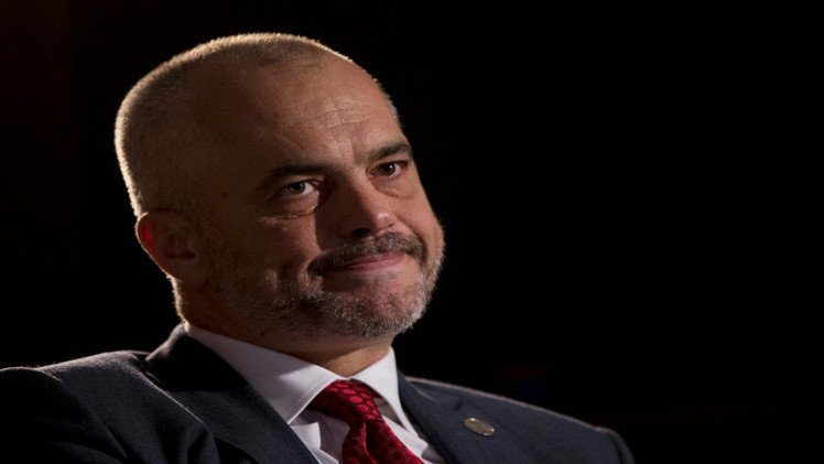 ألبانيا تهدد مقدونيا بمنعها من الانضمام للناتو