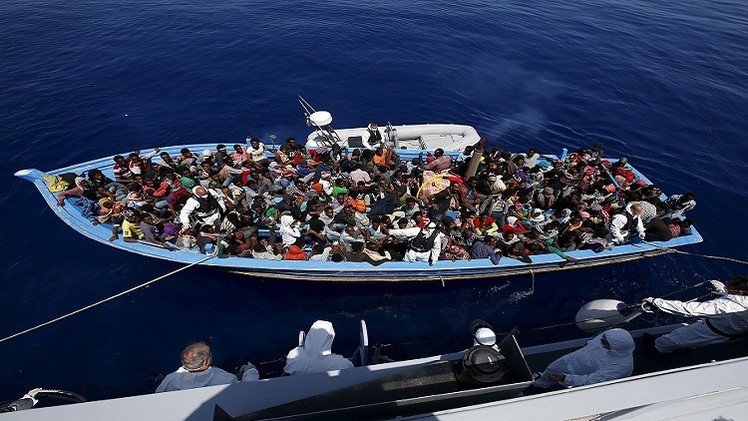 خفر السواحل الإيطالي ينقذ 70 مهاجرا أفغانيا وعراقيا