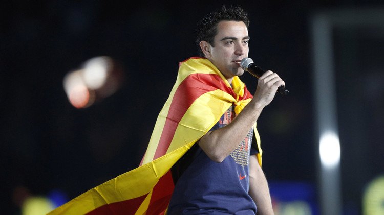 برشلونة يكرّم تشافي بدرع الليغا