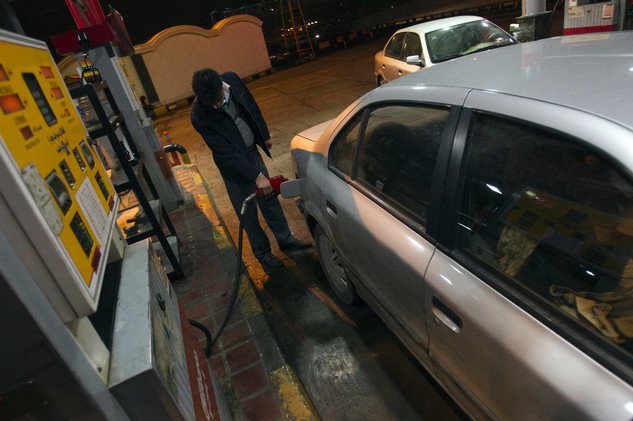 طهران ترفع الدعم عن مادة البنزين