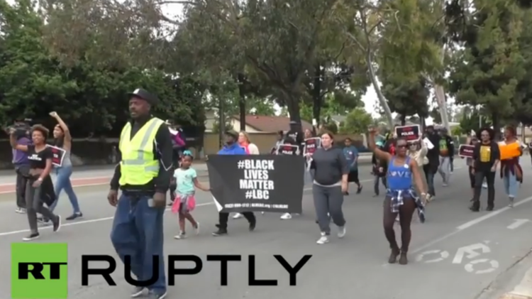 نشطاء أمريكيون يتظاهرون في "يوم الذكرى الأسود" (فيديو)