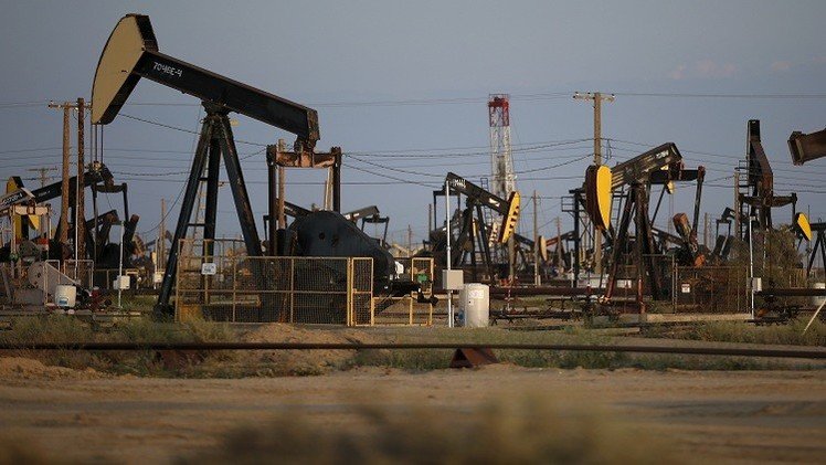 النفط يتعافى بفعل توقعات بانخفاض المخزونات الأمريكية