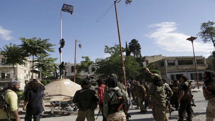 الجيش السوري يقر بانسحابه من أريحا بعد معارك شرسة مع 