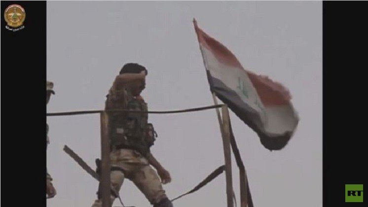 الجيش العراقي يستولي على منطقة محصنة لمسلحي الدولة الإسلامية (فيديو)