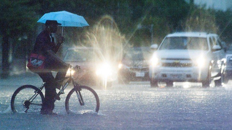 الولايات المتحدة.. مياه الأمطار تغمر شوارع ميامي