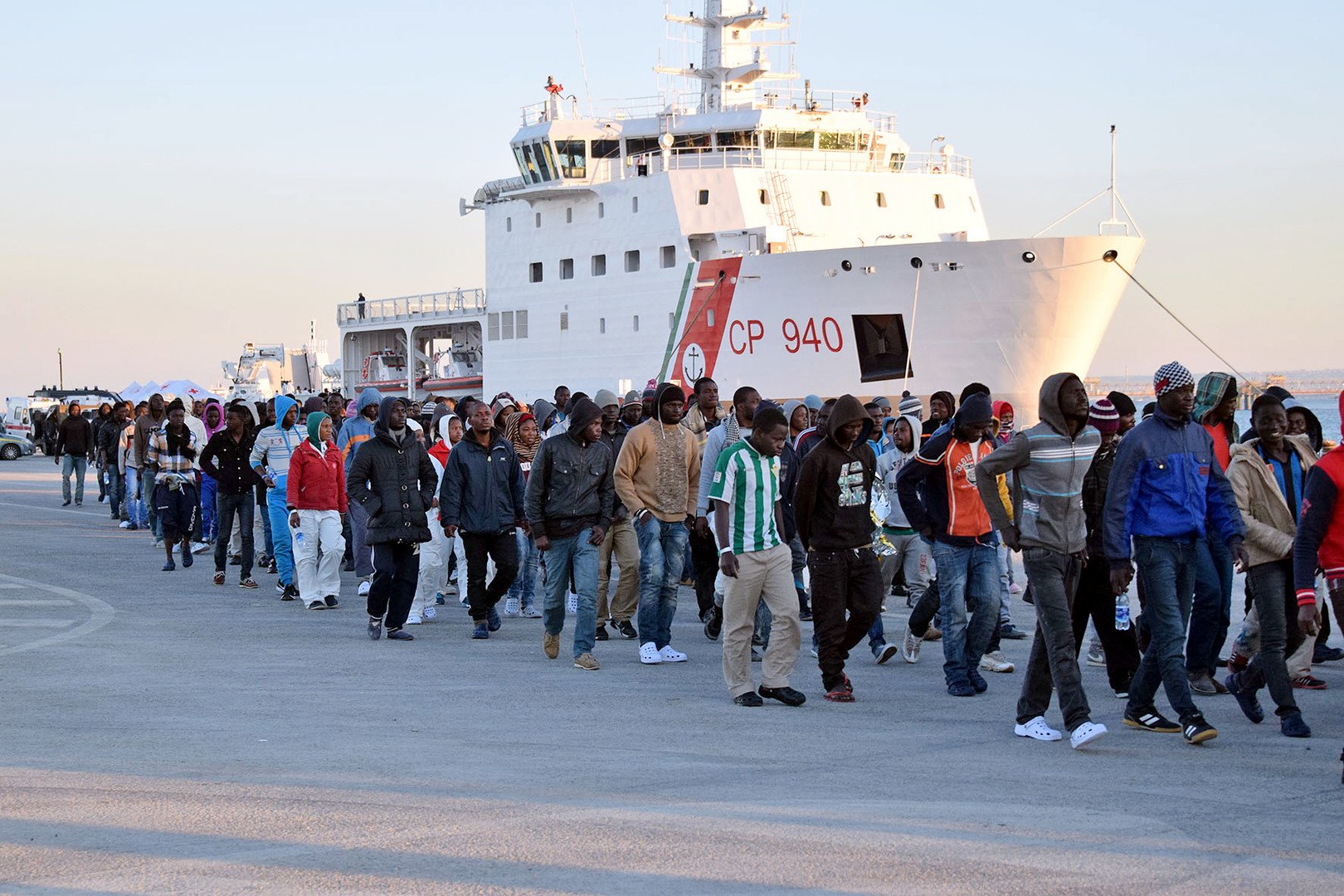 إيطاليا تطلب تدخلا أوروبيا لمواجهة تدفق المهاجرين 