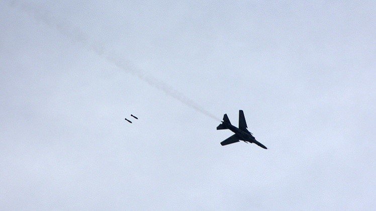 الطيران السوري يقصف مواقع المسلحين في إدلب ودير الزور