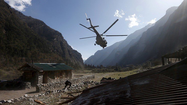 4 قتلى في تحطم مروحية إغاثة في نيبال