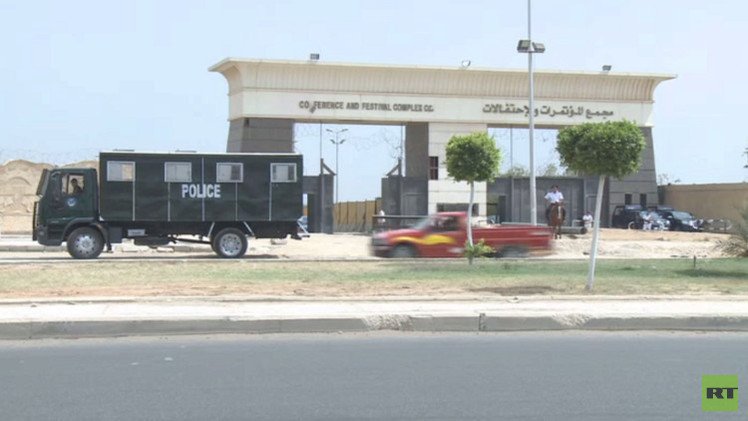 القاهرة.. تأجيل النطق بالحكم على مرسي