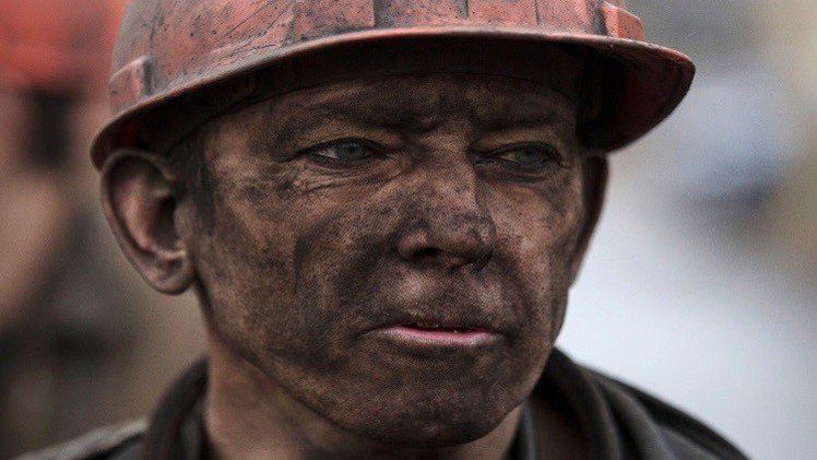 دونيتسك: إجلاء أكثر من 950 شخصا من عمال المناجم بعد محاصرتهم نتيجة القصف