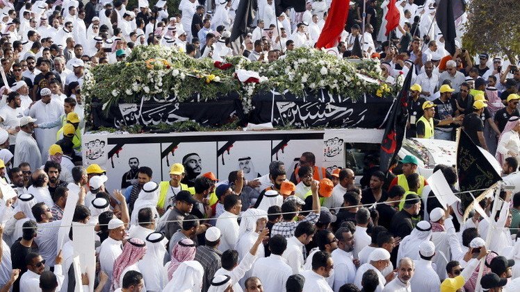 السعودية.. جنازة مهيبة لضحايا مسجد العنود في سيهات