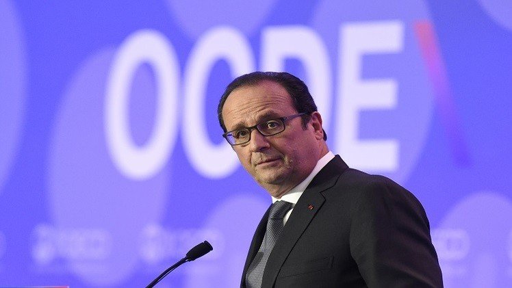 هولاند يدعو لعقد مؤتمر للتعاون الاقتصادي والاجتماعي في حوض المتوسط