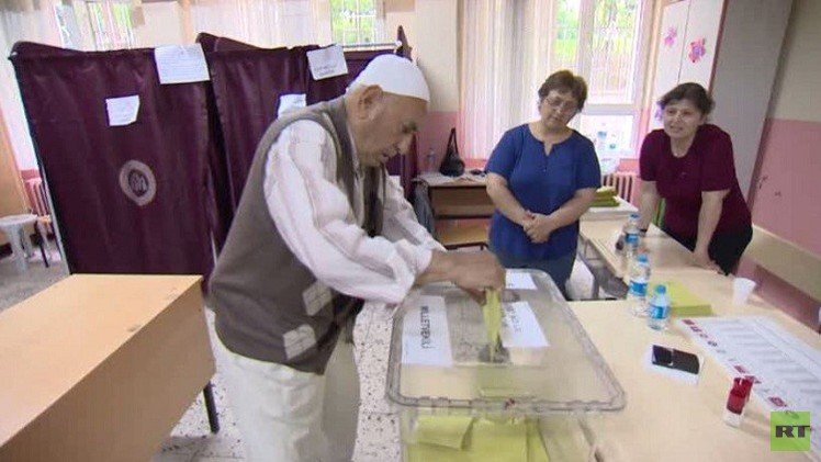 إغلاق صناديق الاقتراع في انتخابات تركيا