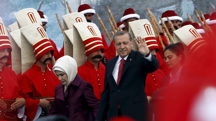 أردوغان يحث الأحزاب على تشكيل حكومة ائتلاف