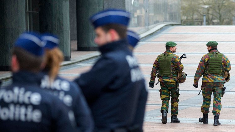 اعتقال 16 شخصا من أصل شيشاني في بلجيكا يشتبه بتورطهم في أنشطة إرهابية