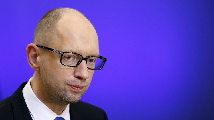 ياتسينيوك: سنستعيد السيطرة على دونباس والقرم بالكامل