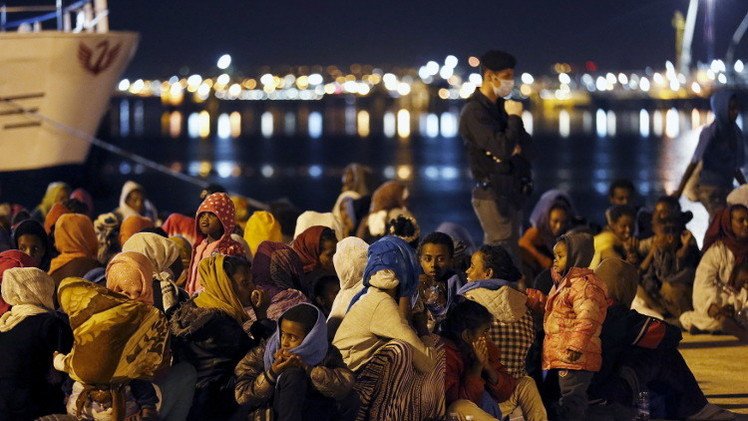 أكثر من 100 ألف مهاجر عبروا البحر إلى أوروبا منذ مطلع 2015