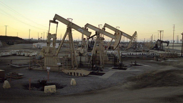 أسعار النفط ترتفع بفعل توقعات لنمو الطلب على الخام 