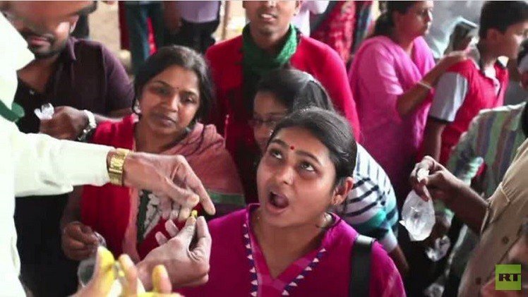 الهند.. بين السحر والطب في علاج الجهاز التنفسي (فيديو)