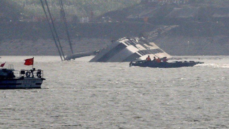 ارتفاع حصيلة ضحايا غرق السفينة في الصين إلى 442 شخصا