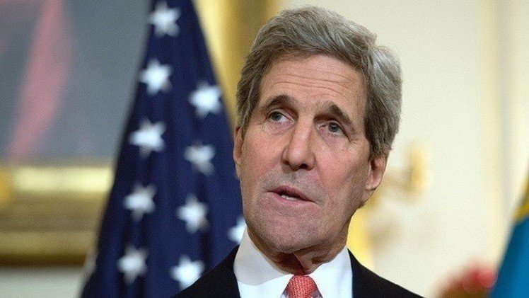 كيري لا يستبعد استمرار المفاوضات النووية بعد السقف الزمني