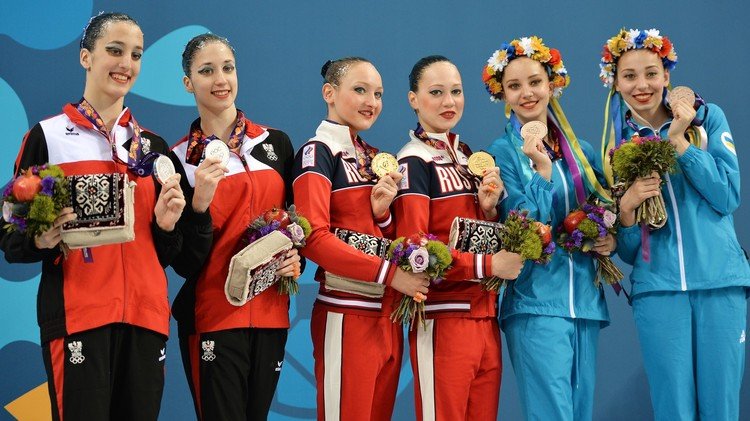 روسيا تحصد ذهبية السباحة التزامنية لزوجي السيدات .. (فيديو)