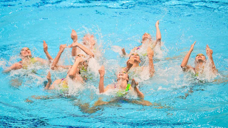 روسيا تتوج بذهبية السباحة التزامنية للفرق للسيدات