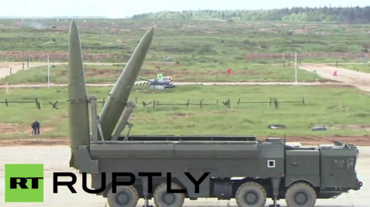 بالفيديو.. عرض لمركبات الجيش الروسي خلال فعاليات منتدى "الجيش - 2015" الدولي