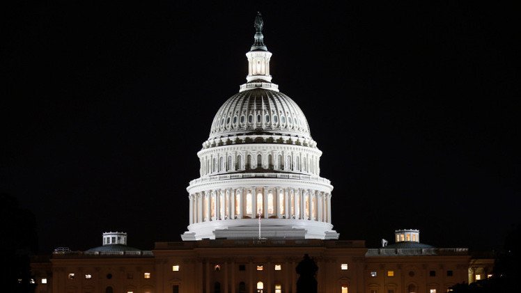 "الشيوخ الأمريكي" يقر موازنة عسكرية يصرف بعضها في تزويد أوكرانيا بأسلحة فتاكة