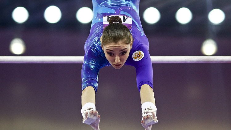 الروسية مصطافينا تحرز ذهبية الجمباز الفني - المتوازي في باكو