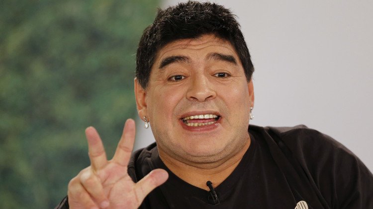 مارادونا يدخل أتون المنافسة على سباق رئاسة الفيفا 