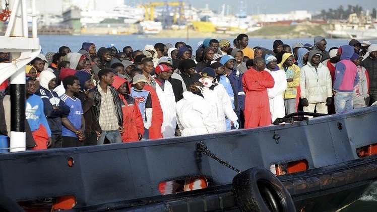 ليبيا.. ناقلة دنماركية تنقذ أكثر من 200 مهاجرا  