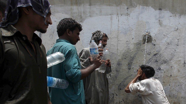 باكستان ..حصيلة ضحايا موجة الحر تقترب من 800 وفاة