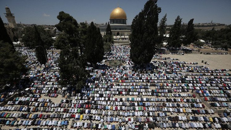 مستوطنون يقتحمون الأقصى والشرطة الإسرائيلية تعتقل 7 أطفال مقدسيين