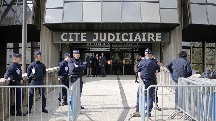 القضاء الفرنسي يتهم 8 أشخاص بالارتباط بشبكات متطرفة في سوريا