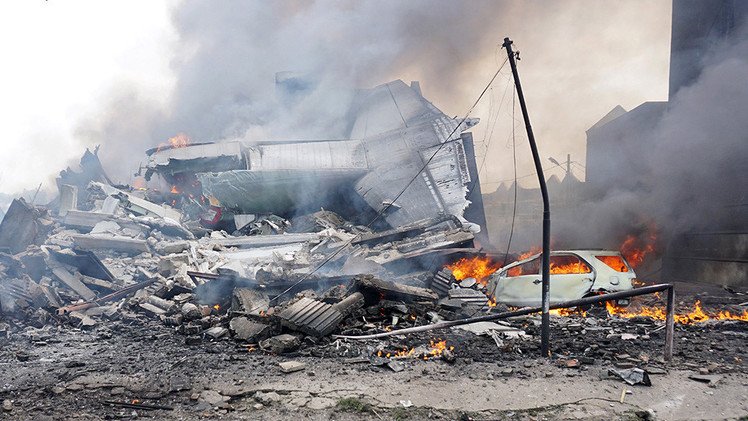 ارتفاع حصيلة ضحايا تحطم طائرة النقل العسكري الإندونيسية إلى 140 قتيلا  (فيديو)