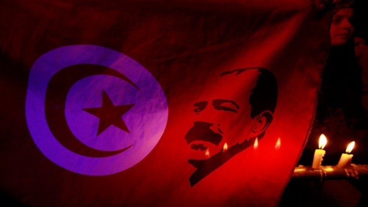 تونس.. تأجيل النظر في قضية اغتيال شكري بلعيد إلى 30 أكتوبر/تشرين الأول